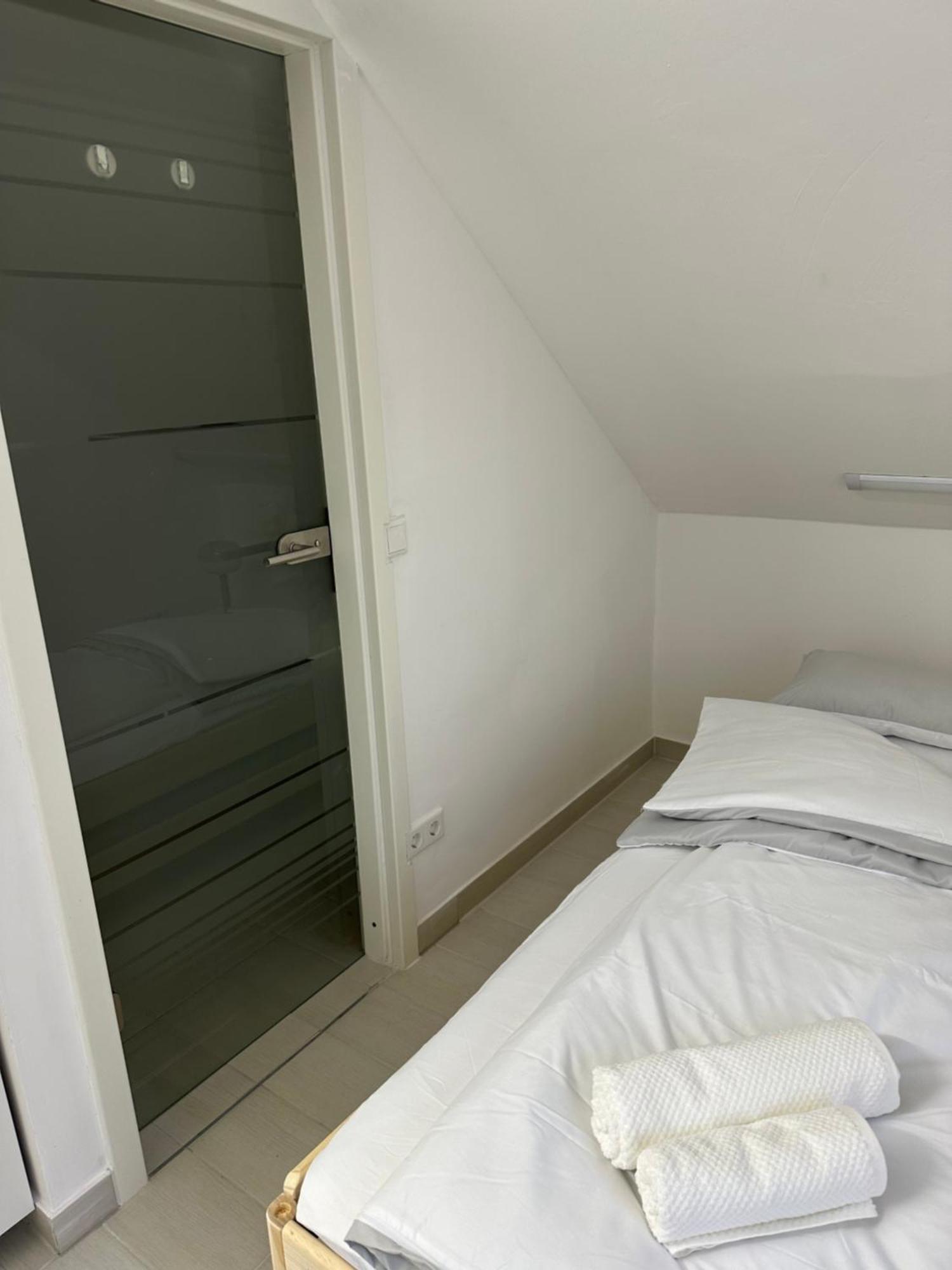 Apartment-checkin-duesseldorf Apartment *